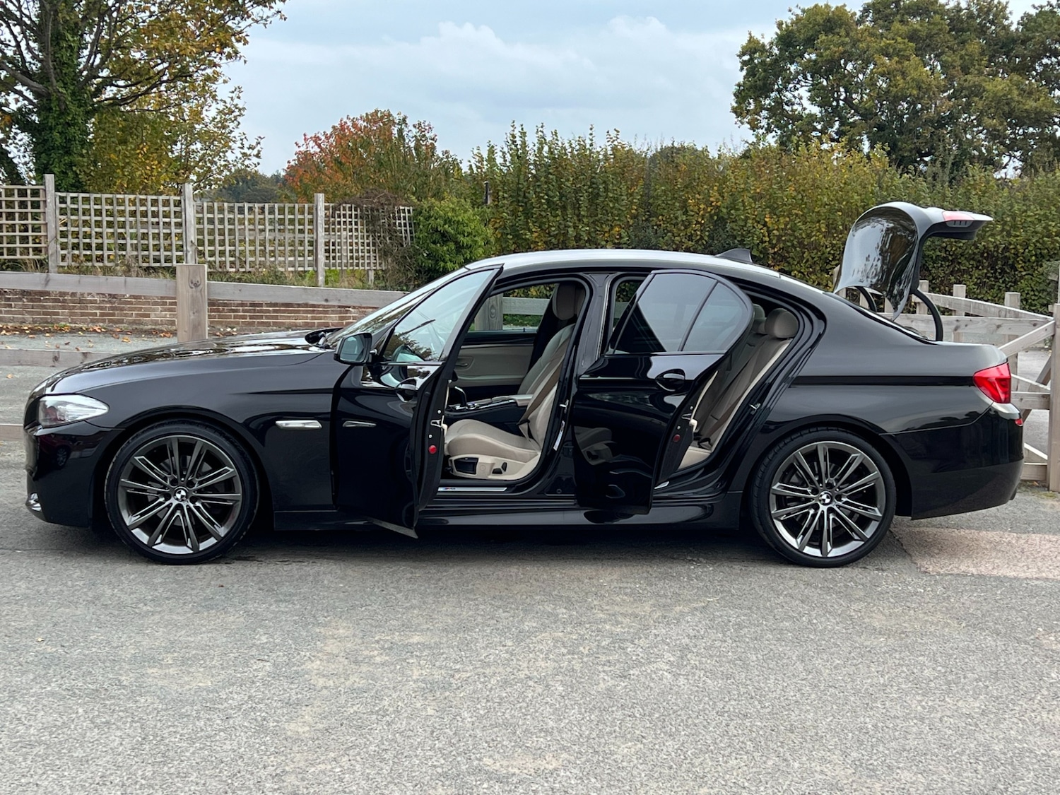 Used BMW 5 Series 2012 for sale - 76319122: Photo 17