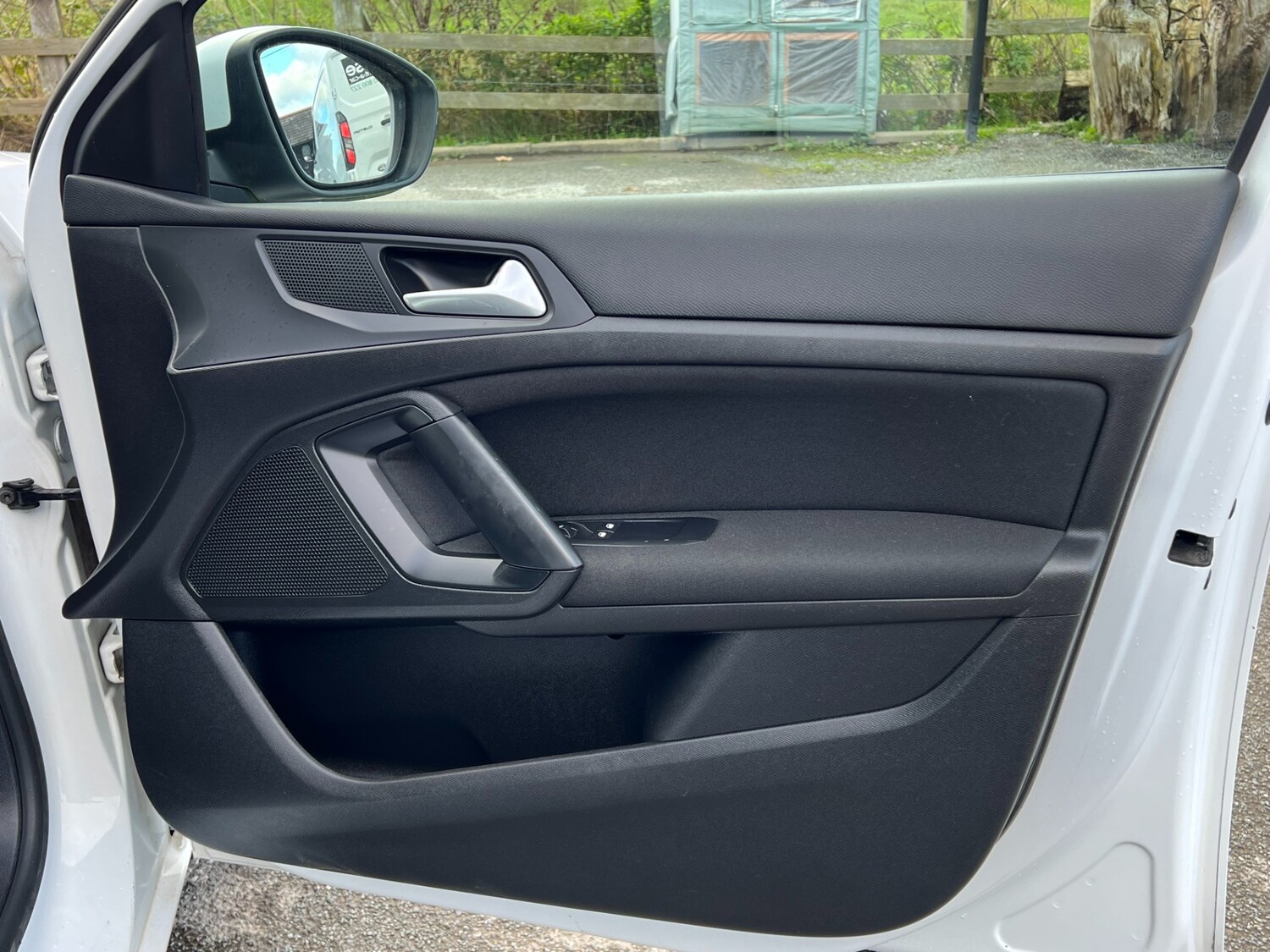 Used Peugeot 308 2015 for sale - 76392200: Photo 26