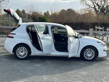 Used Peugeot 308 2015 for sale - 76392200: Photo