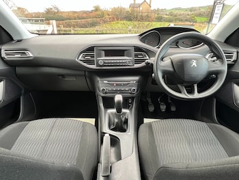 Used Peugeot 308 2015 for sale - 76392200: Photo