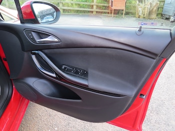 Used Vauxhall Astra 2016 for sale - 76421717: Photo