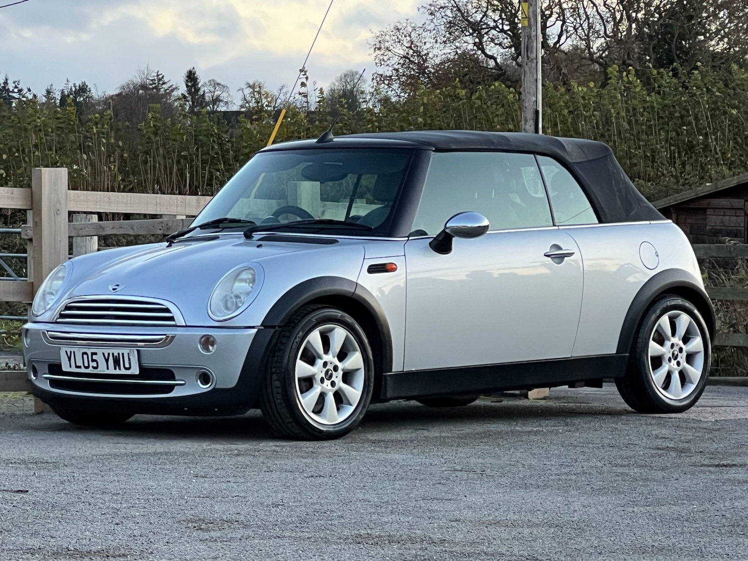 Used MINI Convertible 2005 for sale - 76035527: Photo 1