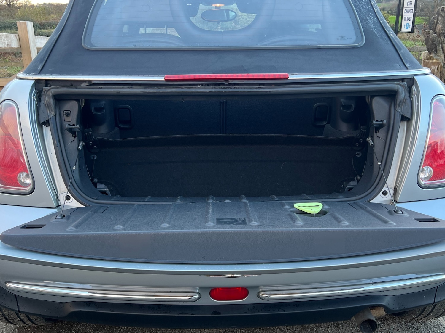 Used MINI Convertible 2005 for sale - 76035527: Photo 10