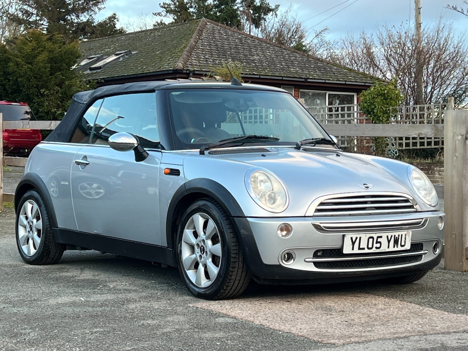 Used MINI Convertible 2005 for sale - 76035527: Photo 3