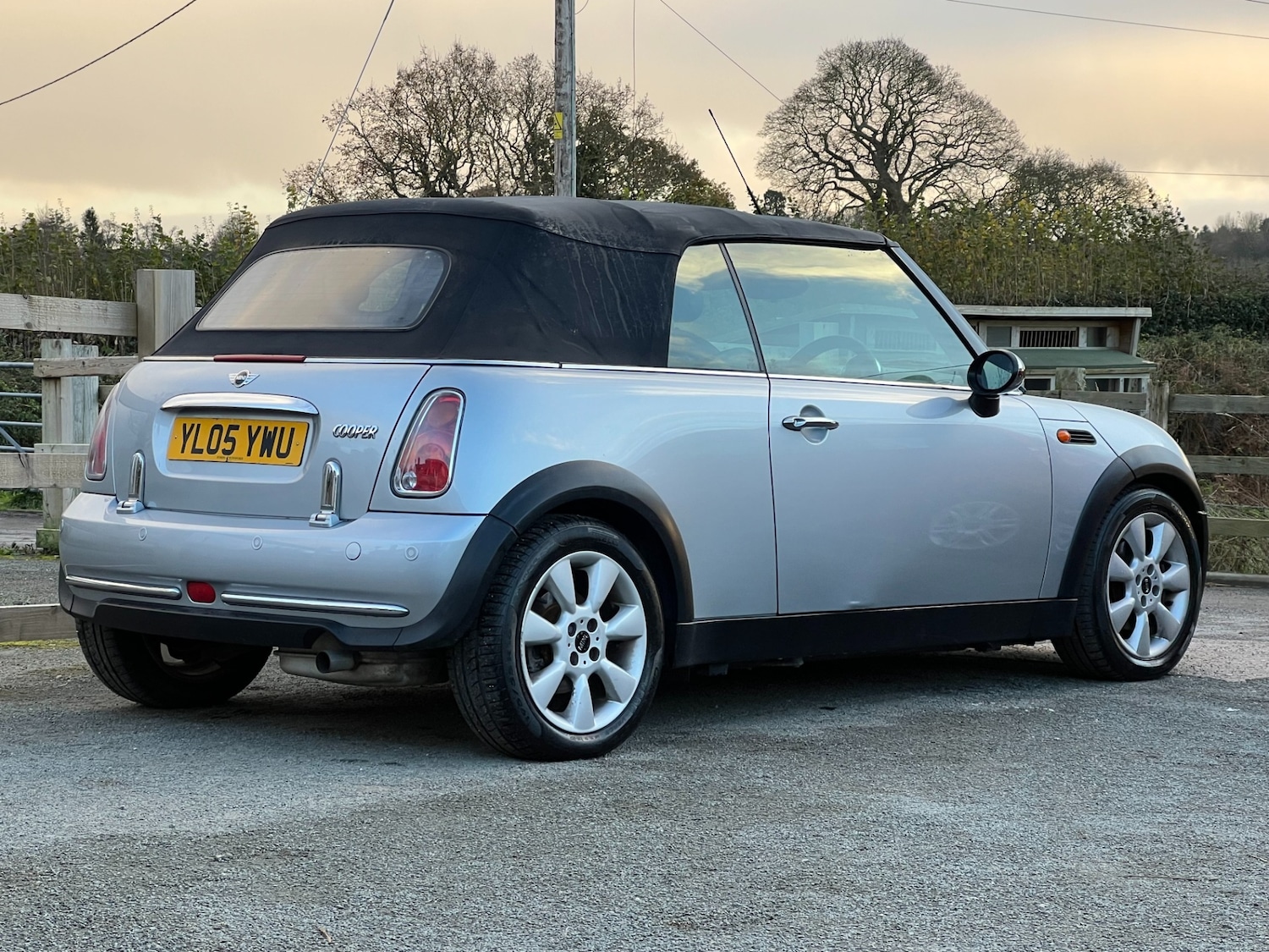 Used MINI Convertible 2005 for sale - 76035527: Photo 6