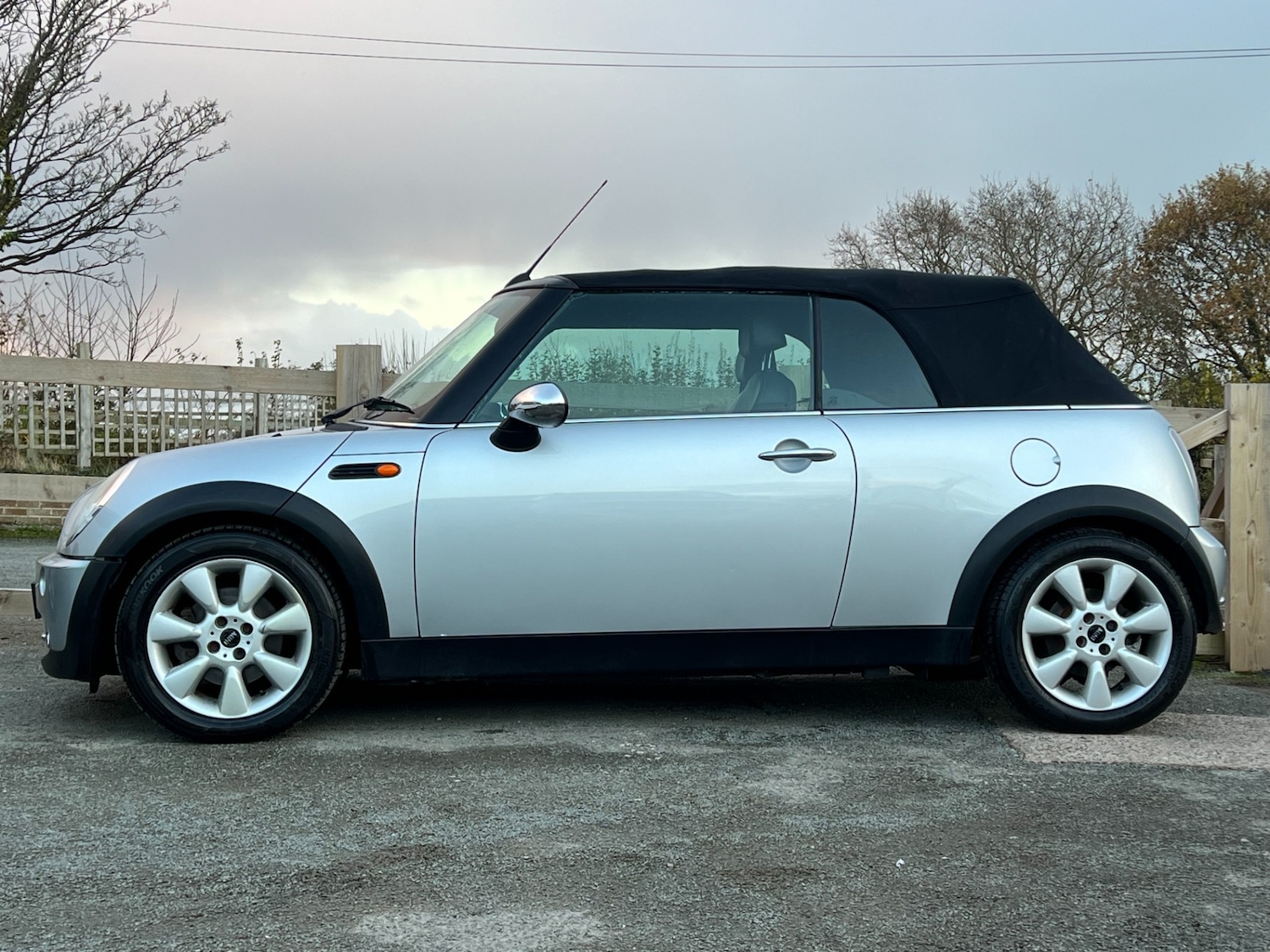 Used MINI Convertible 2005 for sale - 76035527: Photo 9