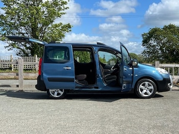 Used Peugeot Partner Tepee 2010 for sale - 79311501: Photo