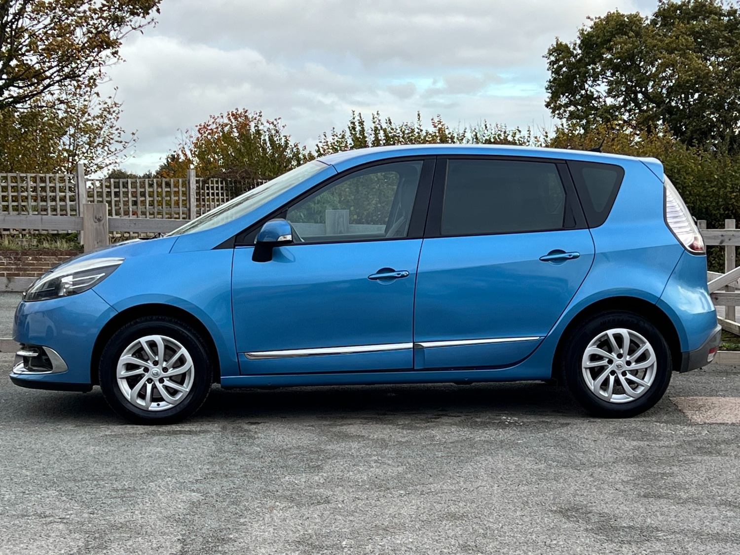 Used Renault Scenic 2015 for sale - 76366377: Photo 11