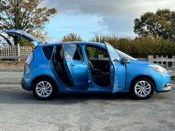 Used Renault Scenic 2015 for sale - 76366377: Photo