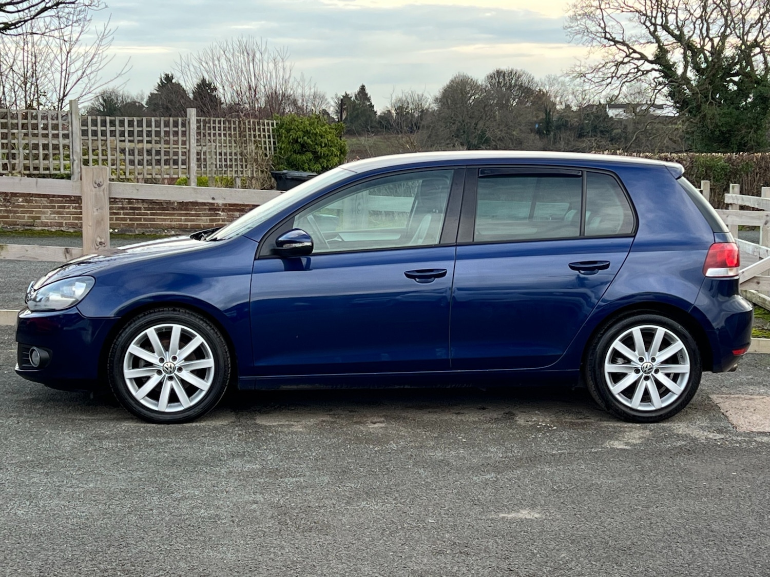 Used Volkswagen Golf 2010 for sale - 76640418: Photo 27