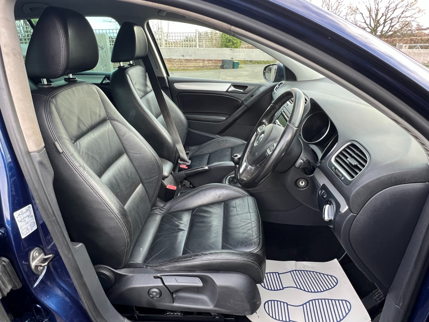 Used Volkswagen Golf 2010 for sale - 76640418: Photo 3