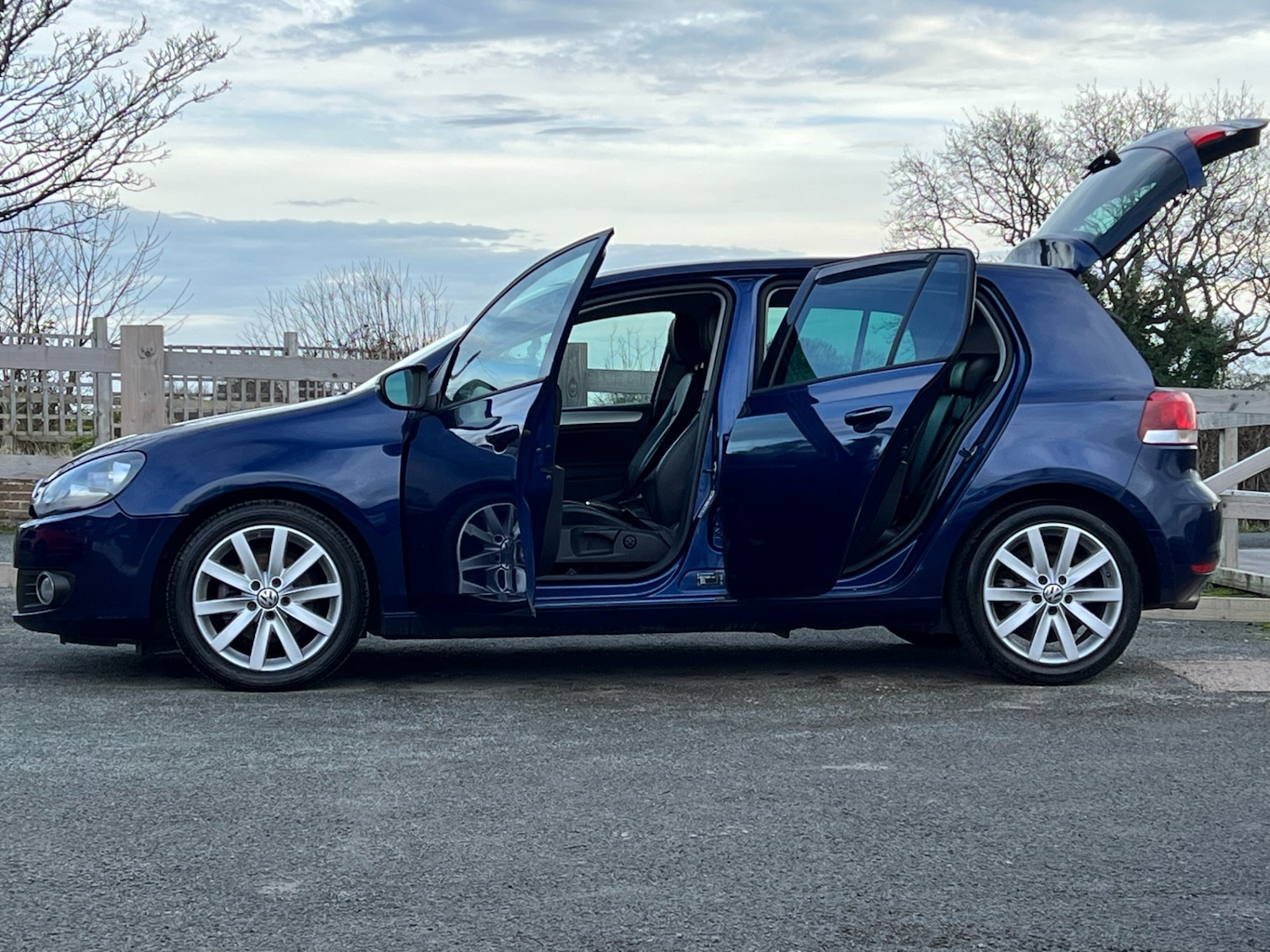 Used Volkswagen Golf 2010 for sale - 76640418: Photo 5