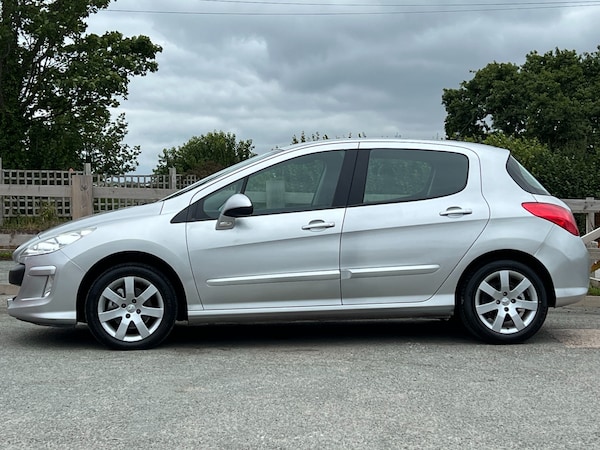 Used Peugeot 308 2010 for sale - 74941046: Photo 22
