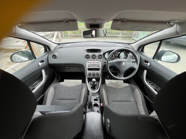 Used Peugeot 308 2010 for sale - 74941046: Photo 27