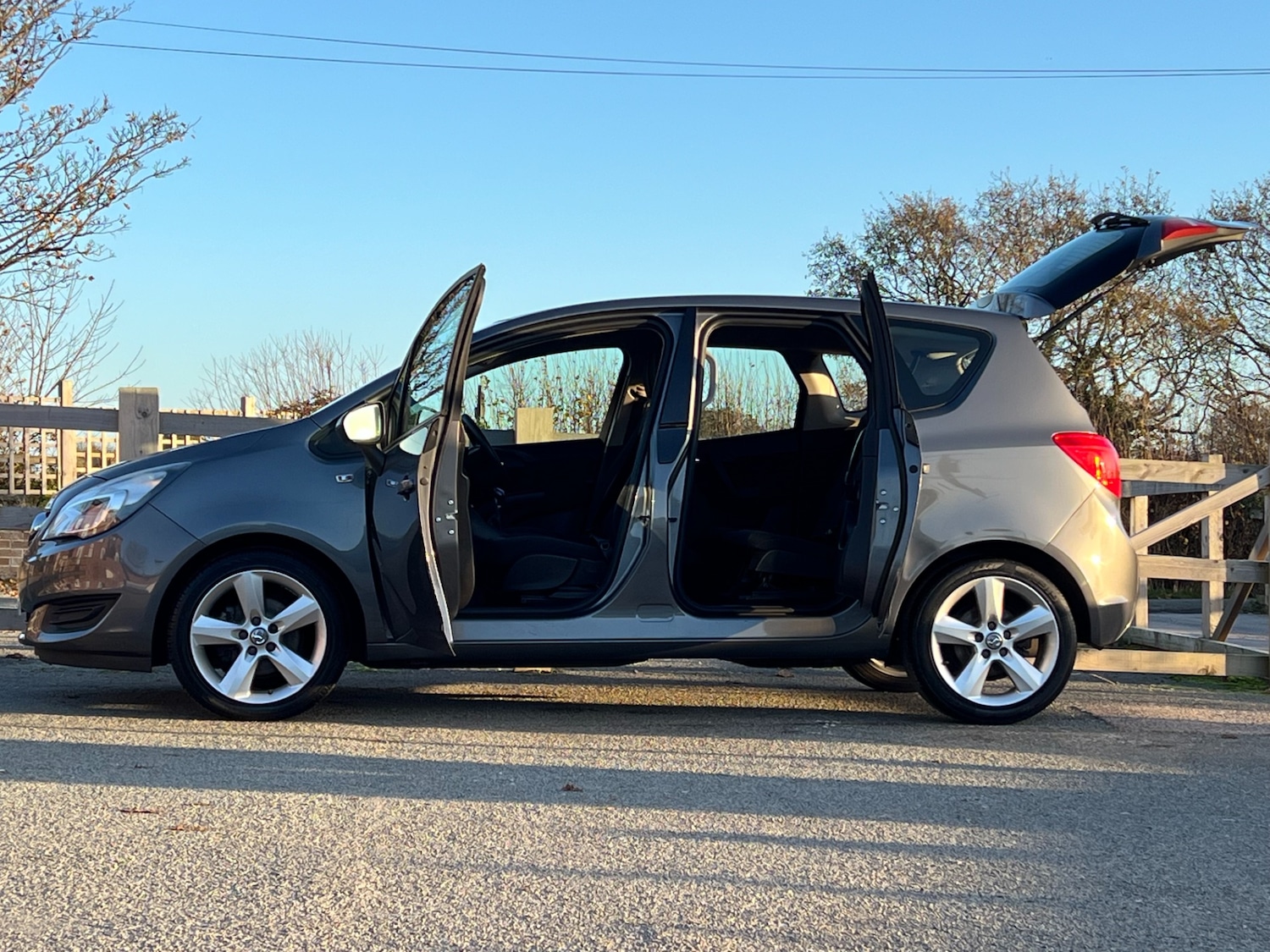 Used Vauxhall Meriva 2015 for sale - 76531475: Photo 16