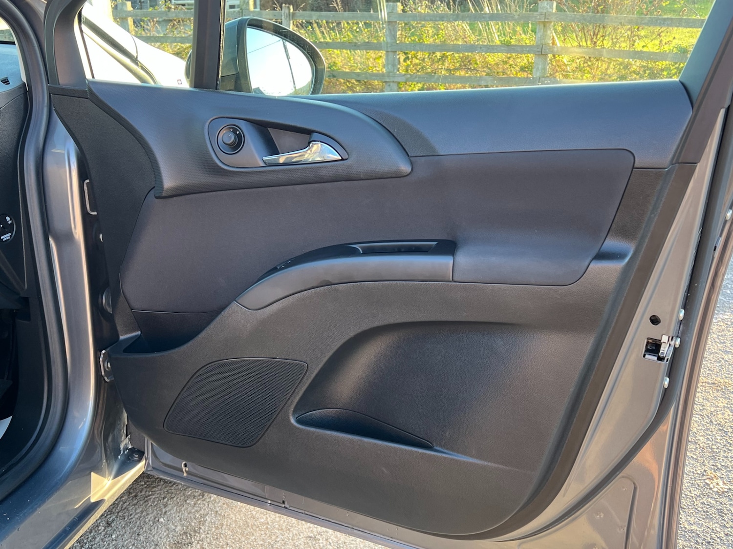 Used Vauxhall Meriva 2015 for sale - 76531475: Photo 29