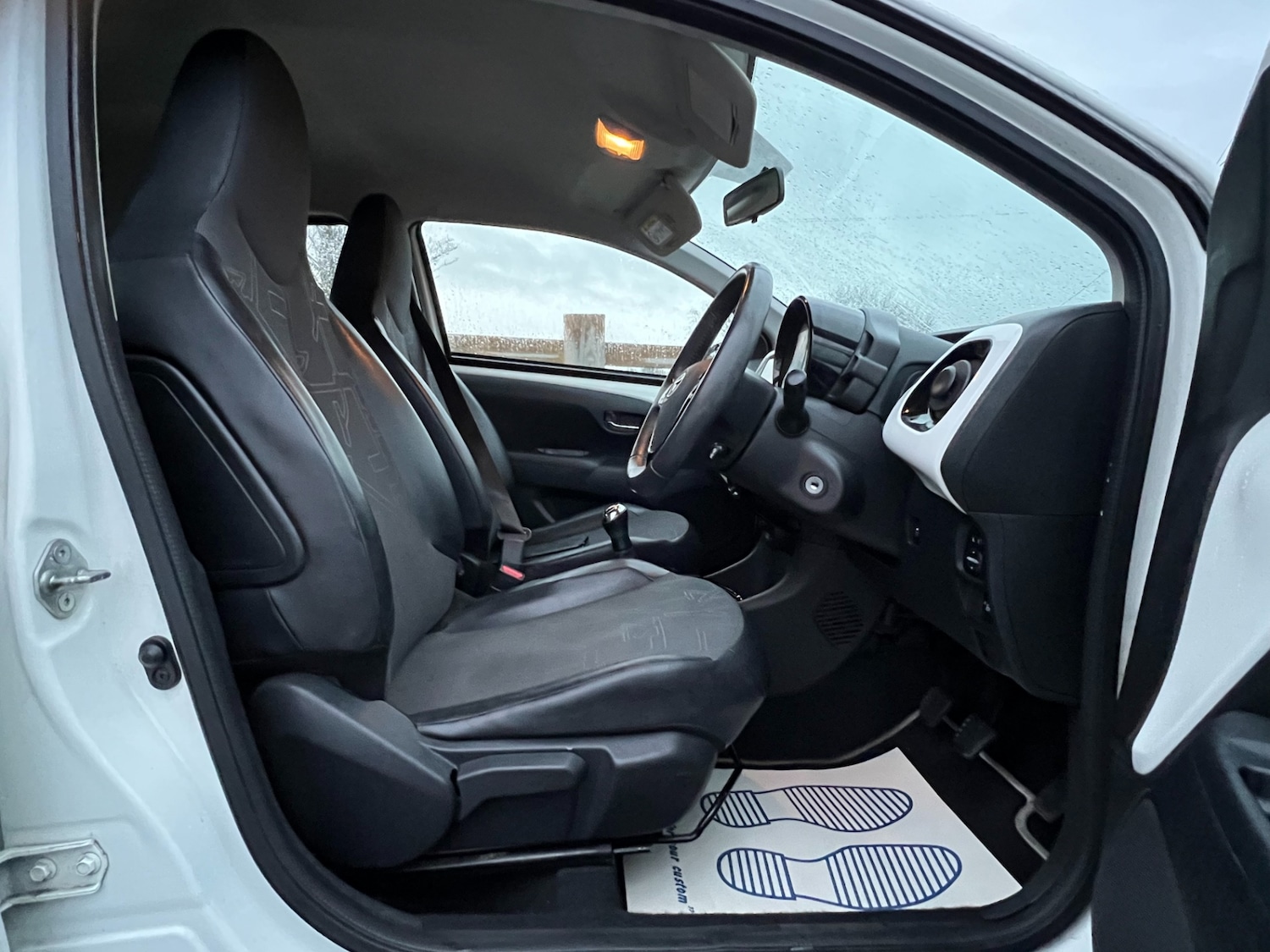 Used Toyota AYGO 2014 for sale - 76709649: Photo 3