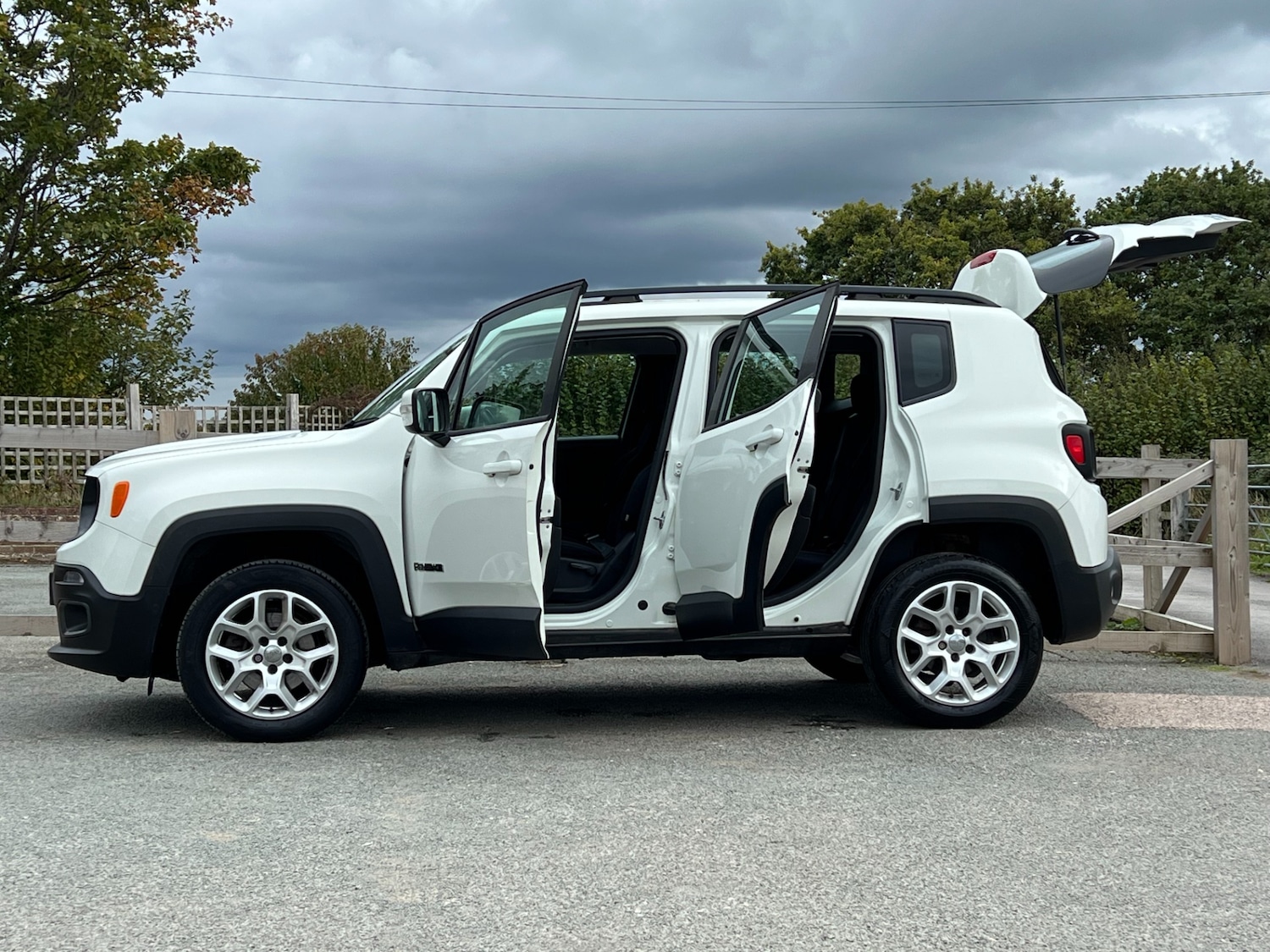 Used Jeep Renegade 2015 for sale - 76101817: Photo 4