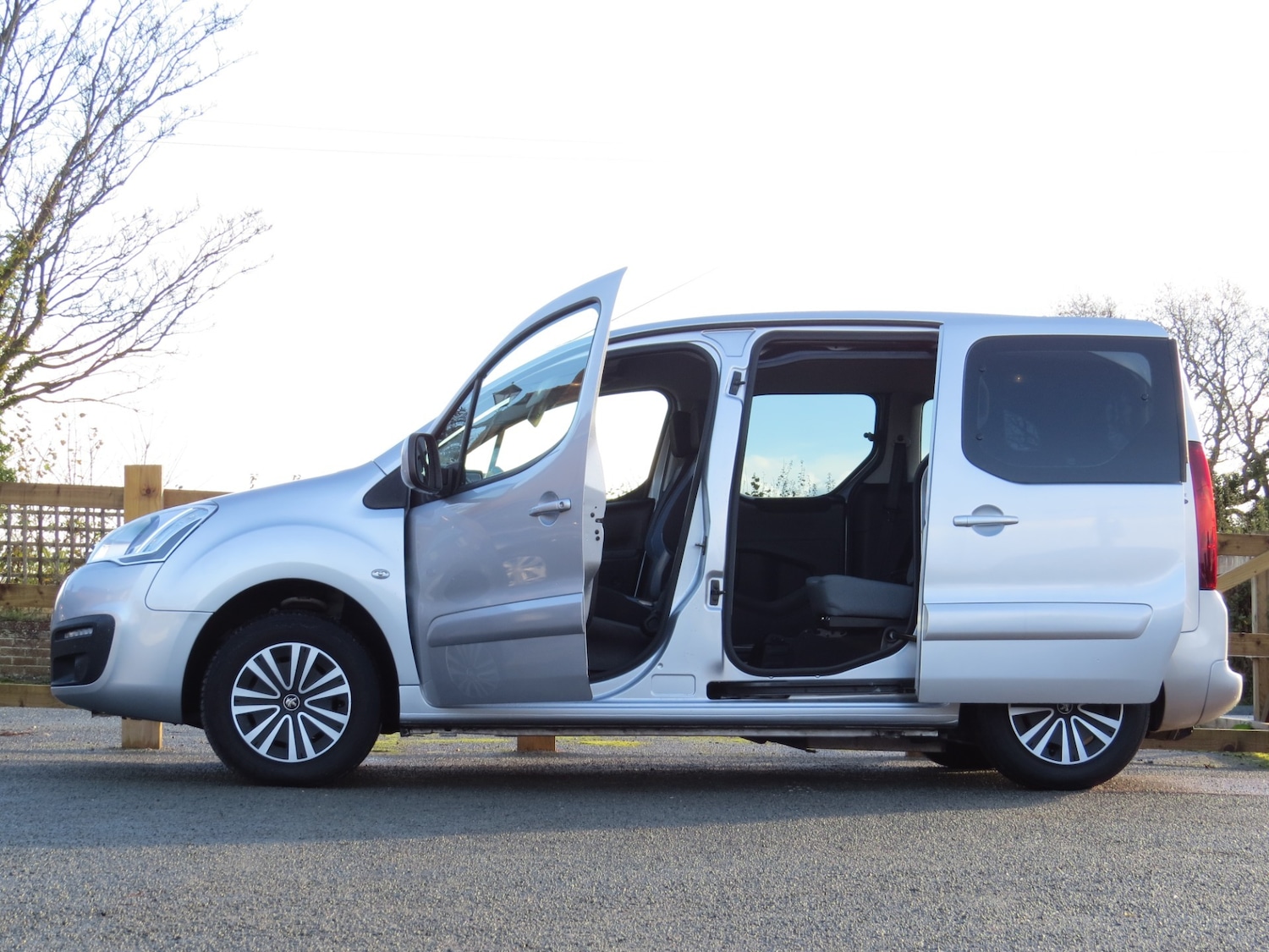 Used Peugeot Partner Tepee 2016 for sale - 76517638: Photo 3