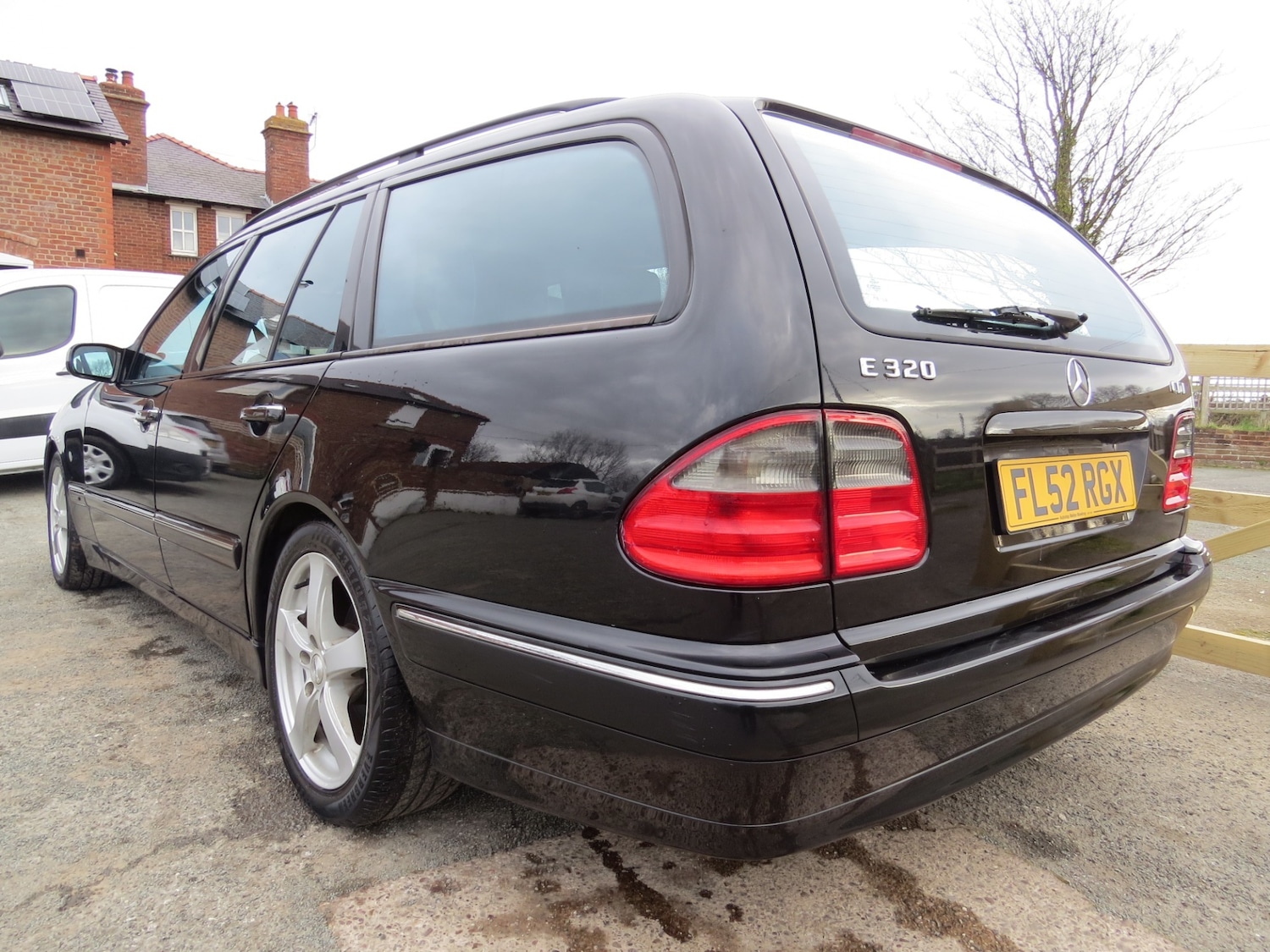 Used Mercedes-Benz E Class 2002 for sale - 76262699: Photo 11