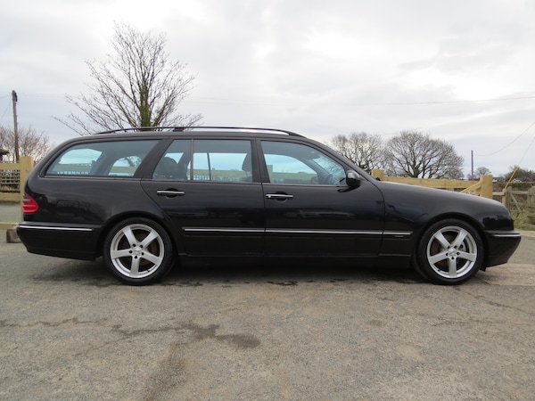 Used Mercedes-Benz E Class 2002 for sale - 76262699: Photo 14