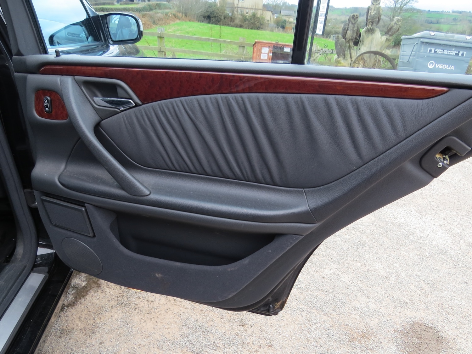 Used Mercedes-Benz E Class 2002 for sale - 76262699: Photo 15