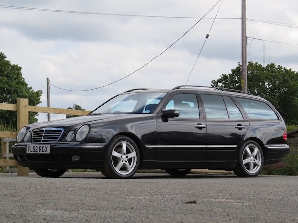 Used Mercedes-Benz E Class 2002 for sale - 76262699: Photo 1