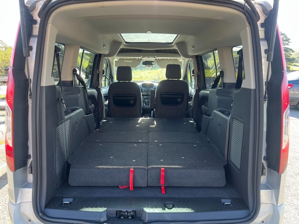 Used Ford Grand Tourneo Connect 2016 for sale - 76156380: Photo 17