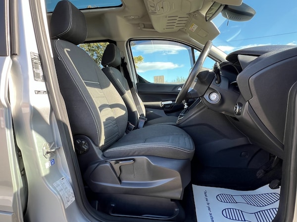 Used Ford Grand Tourneo Connect 2016 for sale - 76156380: Photo 26