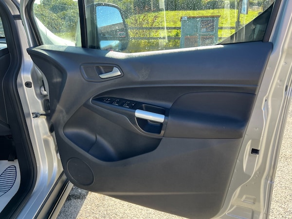 Used Ford Grand Tourneo Connect 2016 for sale - 76156380: Photo 29