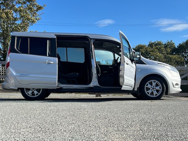 Used Ford Grand Tourneo Connect 2016 for sale - 76156380: Photo 5