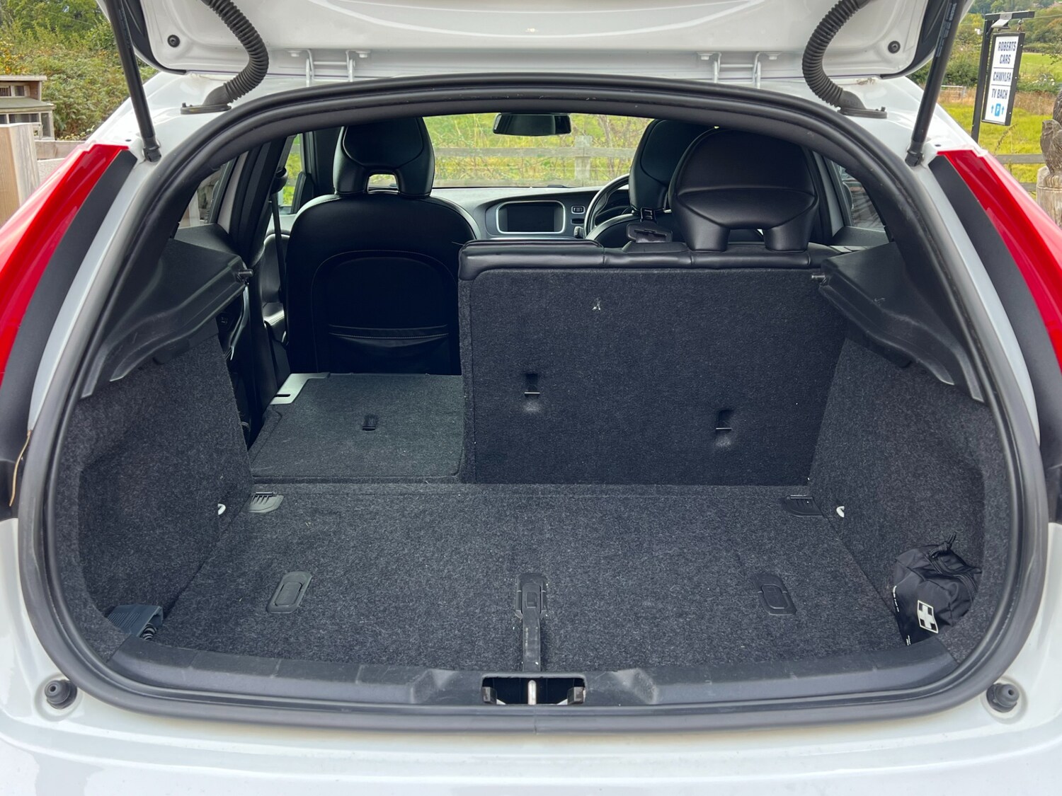 Used Volvo V40 2018 for sale - 75995883: Photo 15