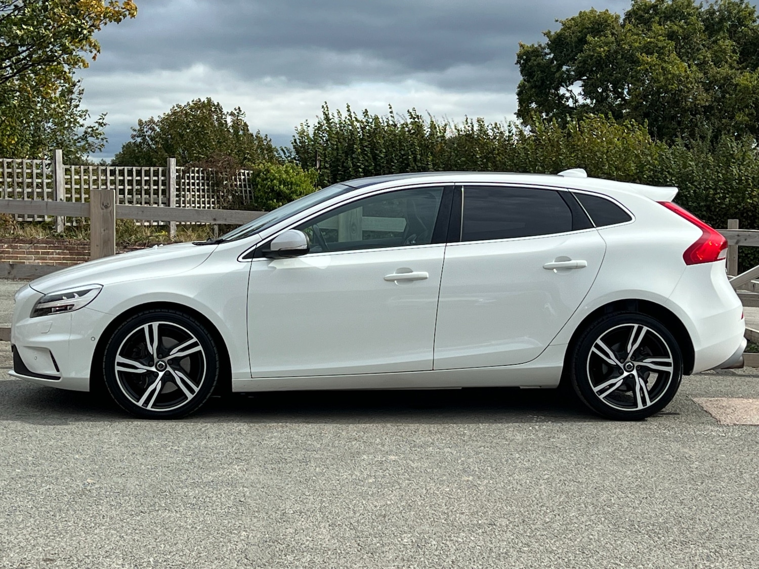 Used Volvo V40 2018 for sale - 75995883: Photo 25