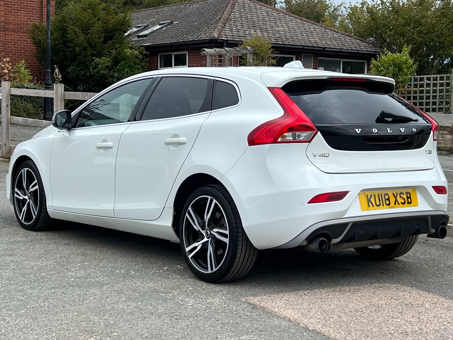 Used Volvo V40 2018 for sale - 75995883: Photo 8