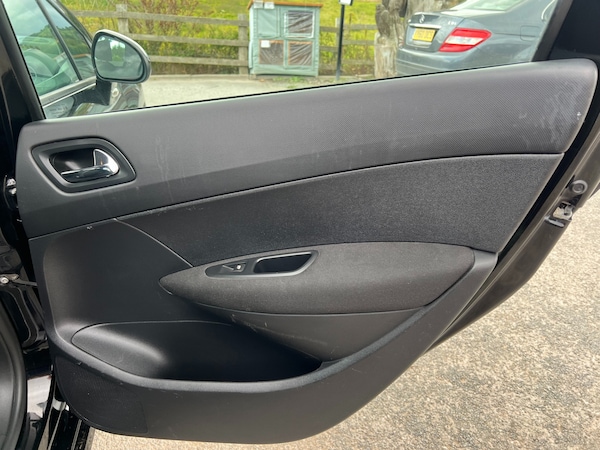 Used Peugeot 308 SW 2012 for sale - 74651853: Photo 24