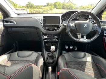 Used Peugeot 208 2015 for sale - 77378990: Photo
