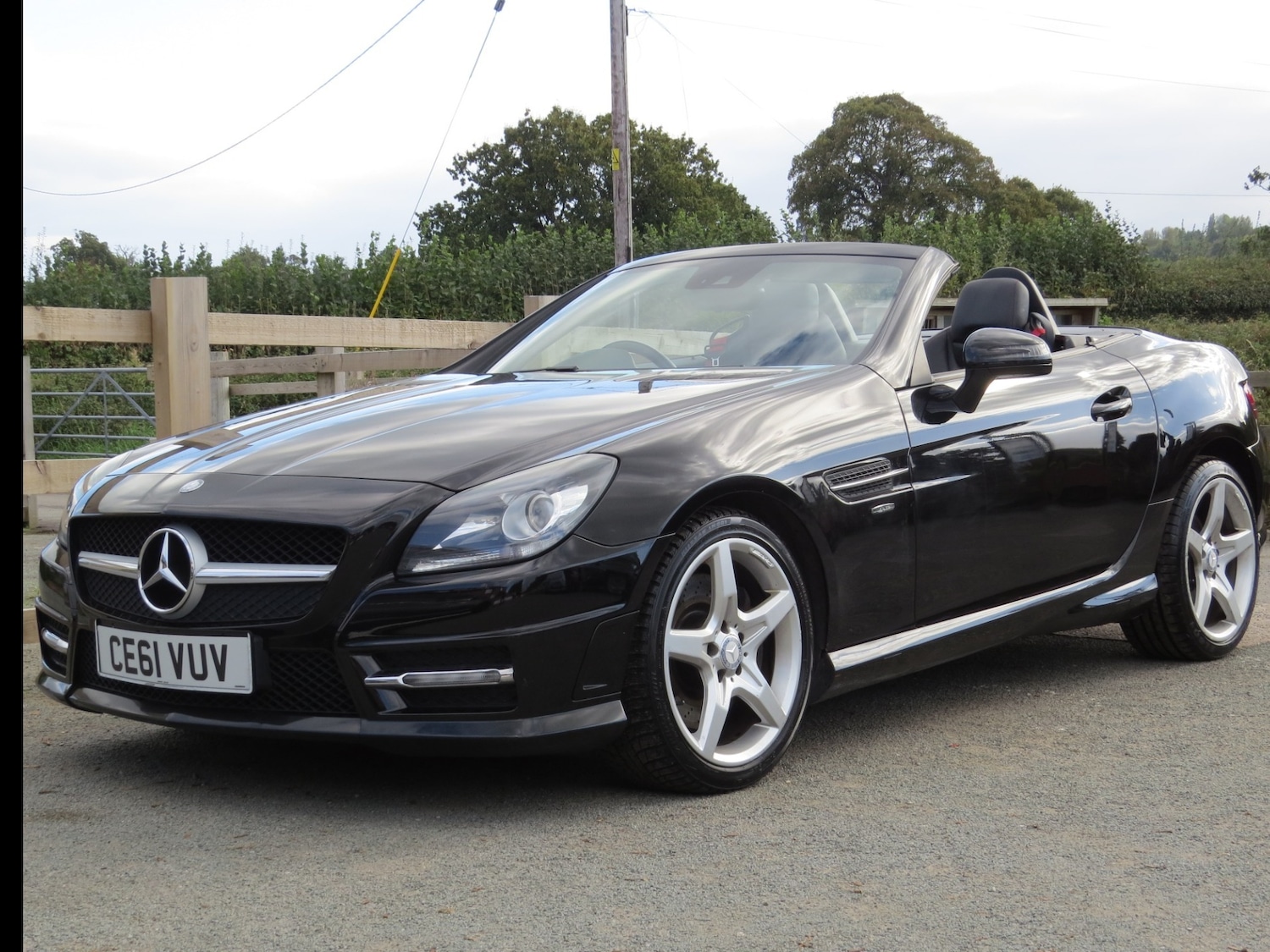 Used Mercedes-Benz SLK 2011 for sale - 76015378: Photo 1