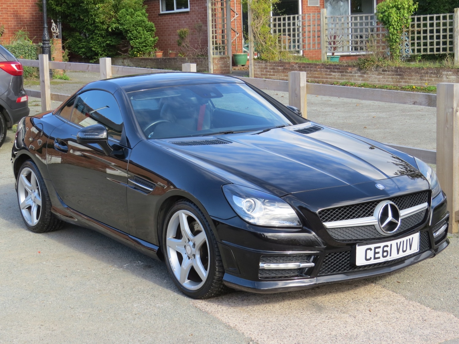 Used Mercedes-Benz SLK 2011 for sale - 76015378: Photo 3