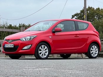 2013 (63) - 1.2 Active 3dr One Owner From New 48,000 miles Hpi clear
