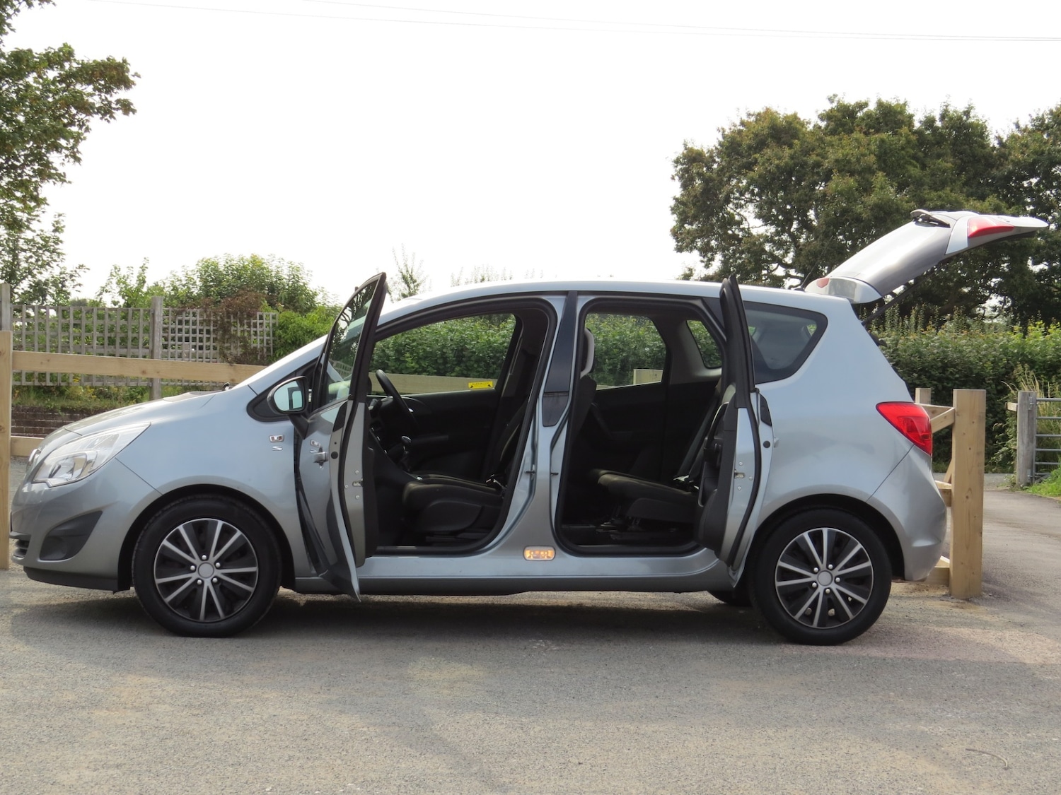 Used Vauxhall Meriva 2011 for sale - 76037873: Photo 14
