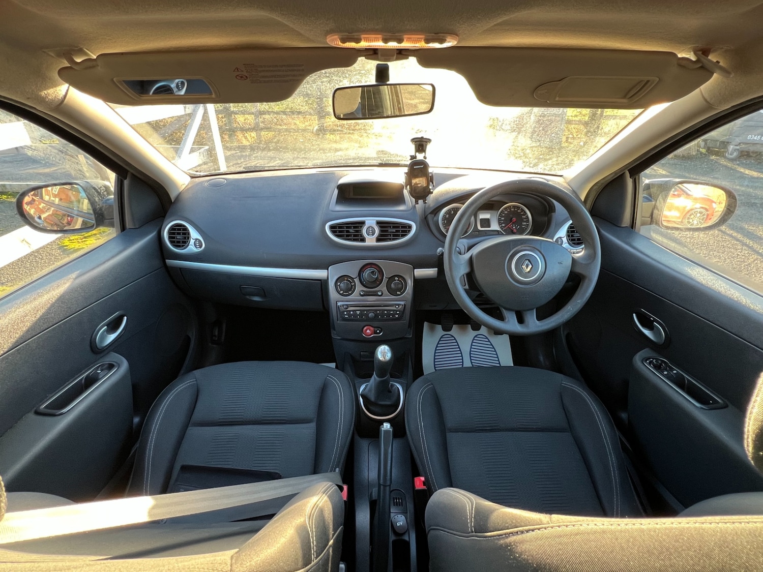 Used Renault Clio 2011 for sale - 77198069: Photo 17