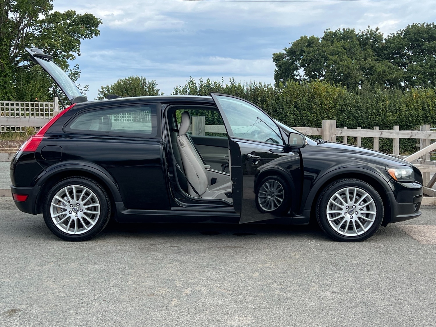 Used Volvo C30 2009 for sale - 75514336: Photo 3