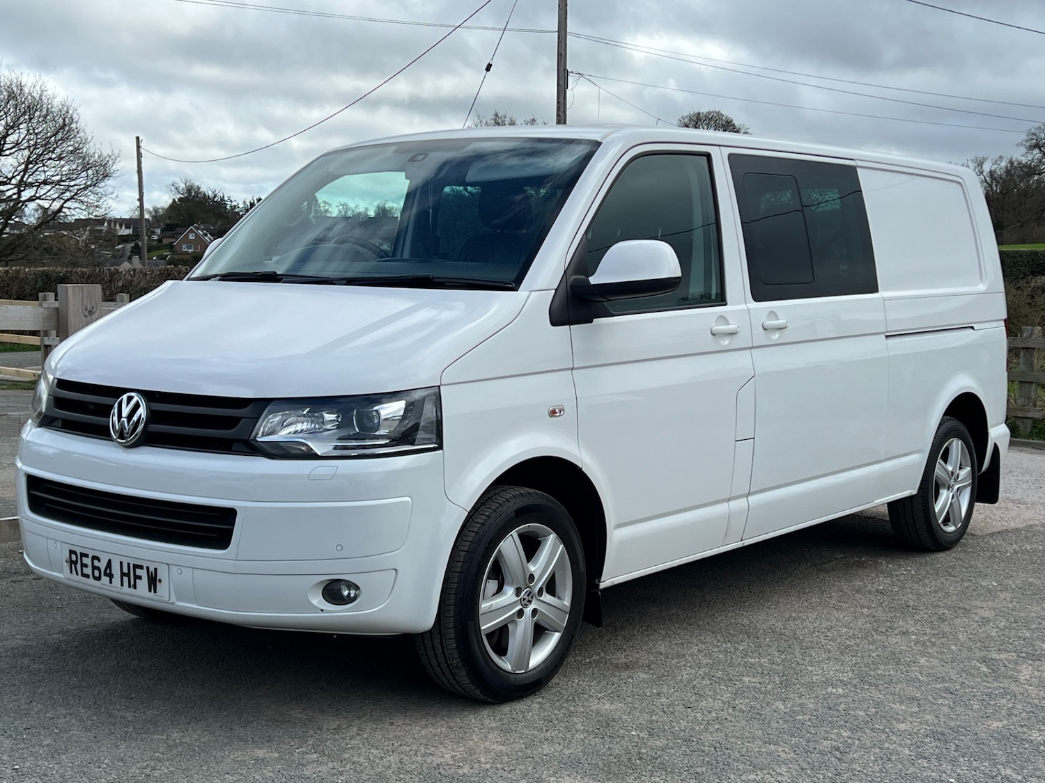 Used Volkswagen Transporter 2015 for sale - 77997600: Photo 1