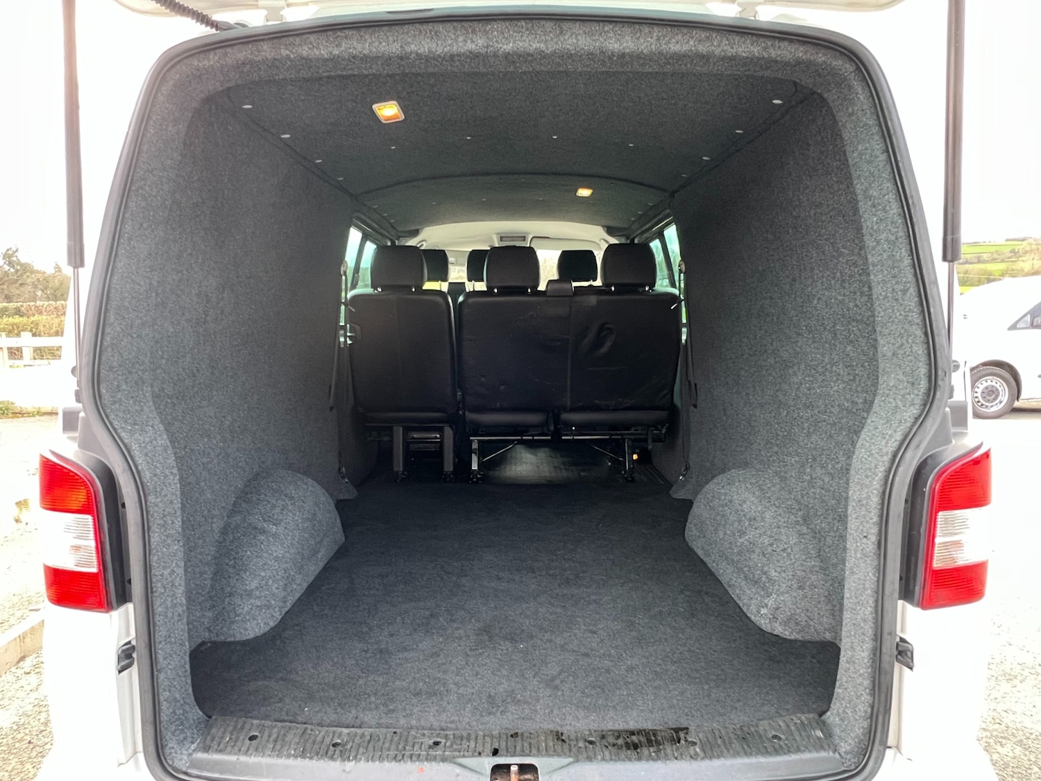 Used Volkswagen Transporter 2015 for sale - 77997600: Photo 15