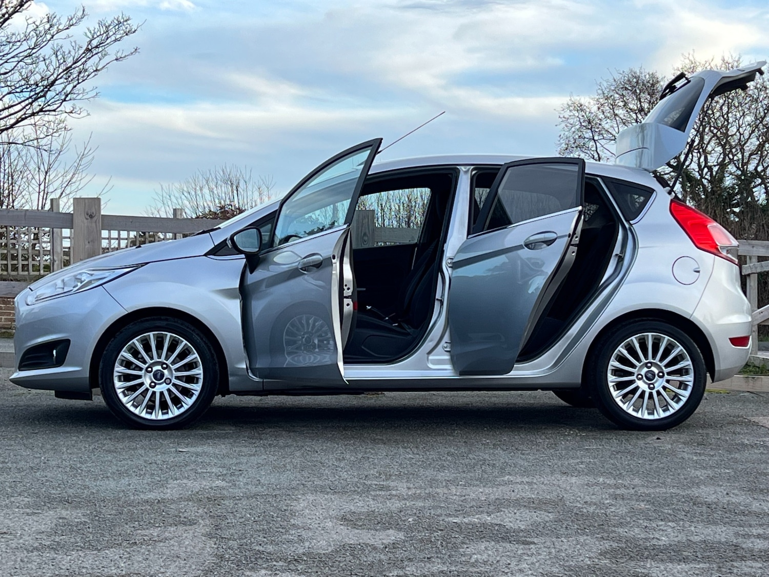 Used Ford Fiesta 2014 for sale - 76776733: Photo 14