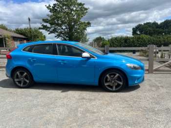 2016 (16) - D2 [120] R DESIGN Nav 5dr