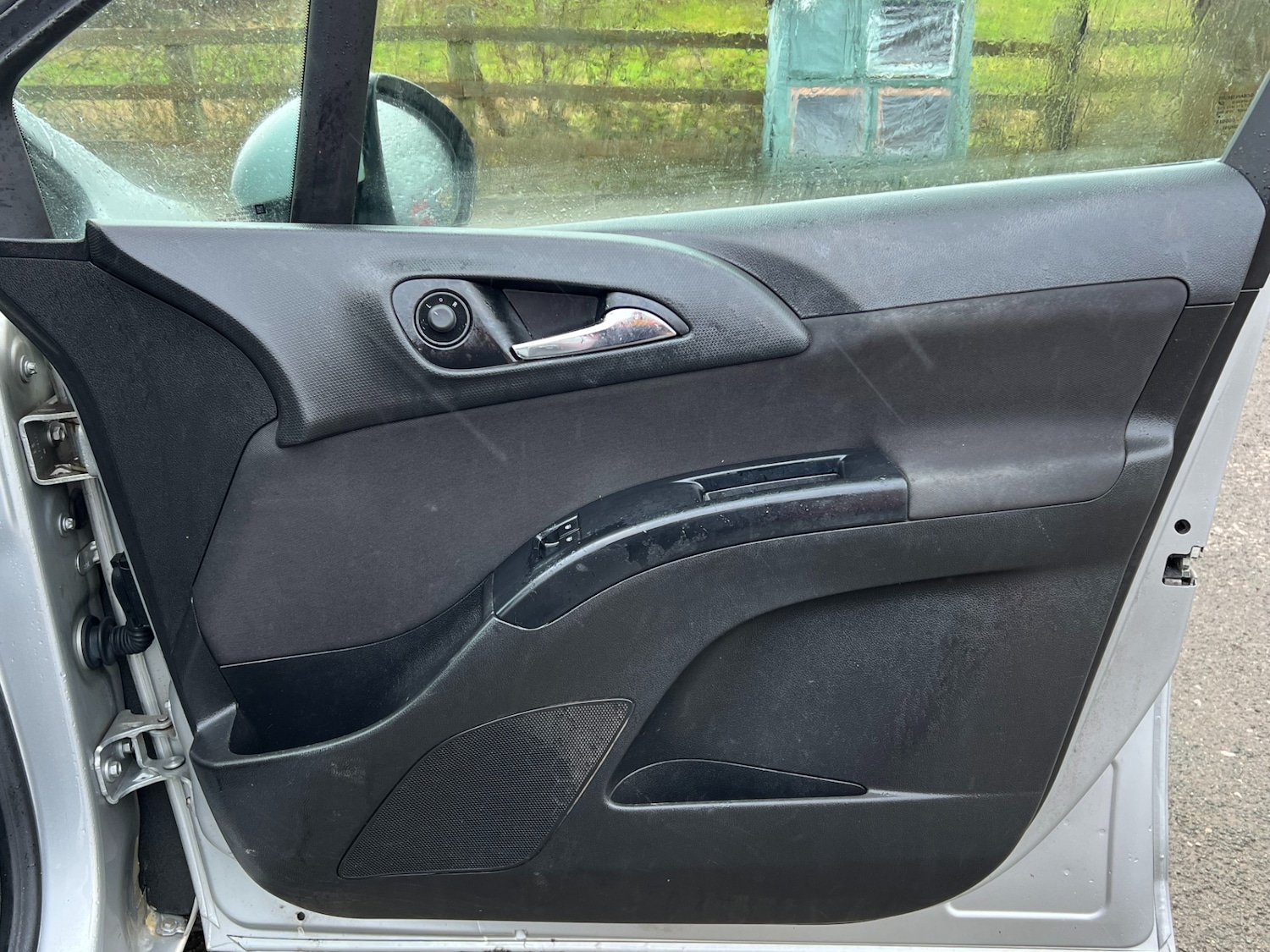 Used Vauxhall Meriva 2015 for sale - 77183312: Photo 28