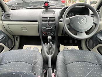 Used Renault Clio 2002 for sale - 77760556: Photo