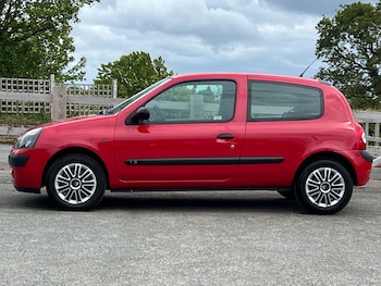 Used Renault Clio 2002 for sale - 77760556: Photo