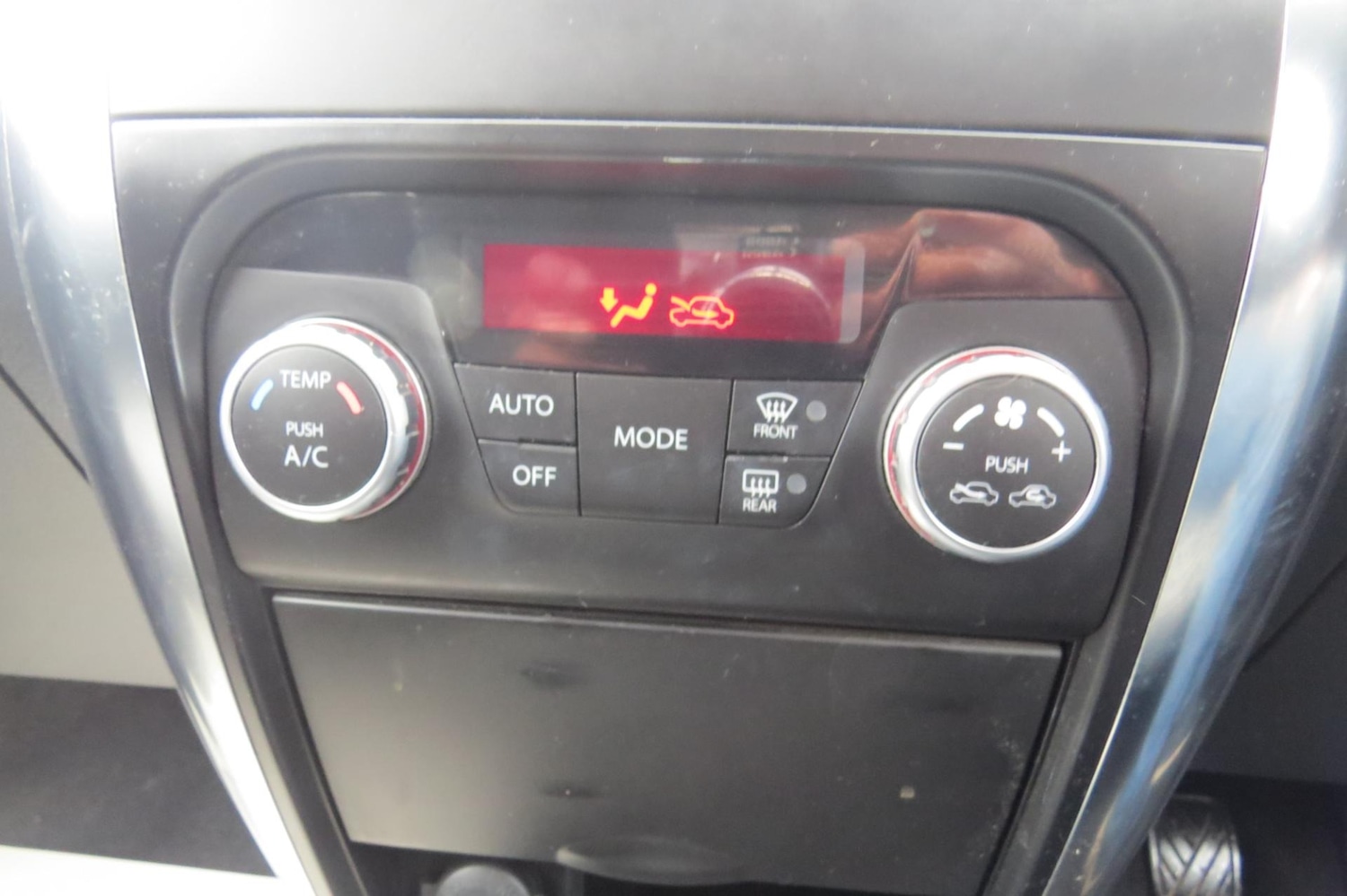 Used Suzuki SX4 2010 for sale - 76252611: Photo 4